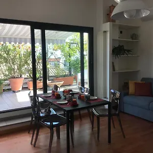 https://up-to-sky.italymilanhotels.net