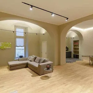 https://crociferi-luxury-apartment.catania-hotels.net
