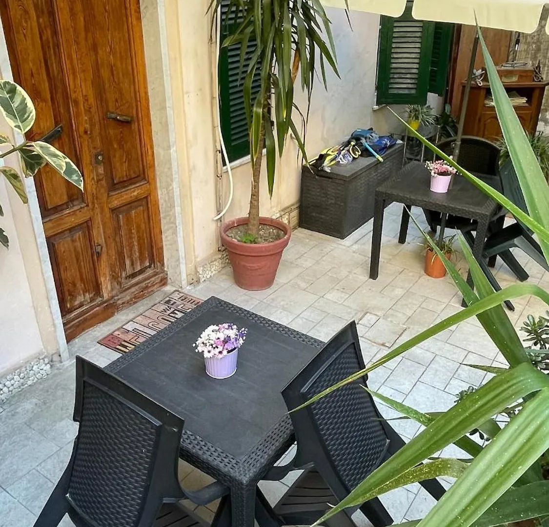 Apartamento Il Giardino Degli Oleandri La Spezia 0*,